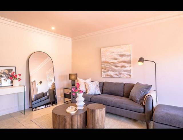 1 BEDROOM APARTMENT FOR SALE IN SEA POINT
